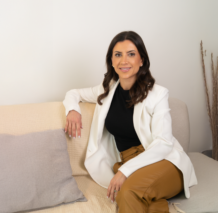 Dra. Damianne Bertonsello em atendimento